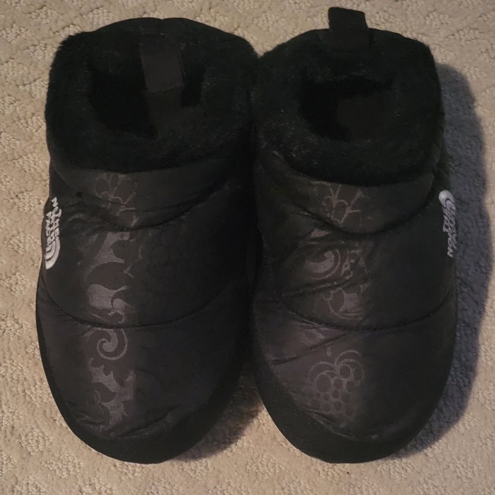The northface slippers